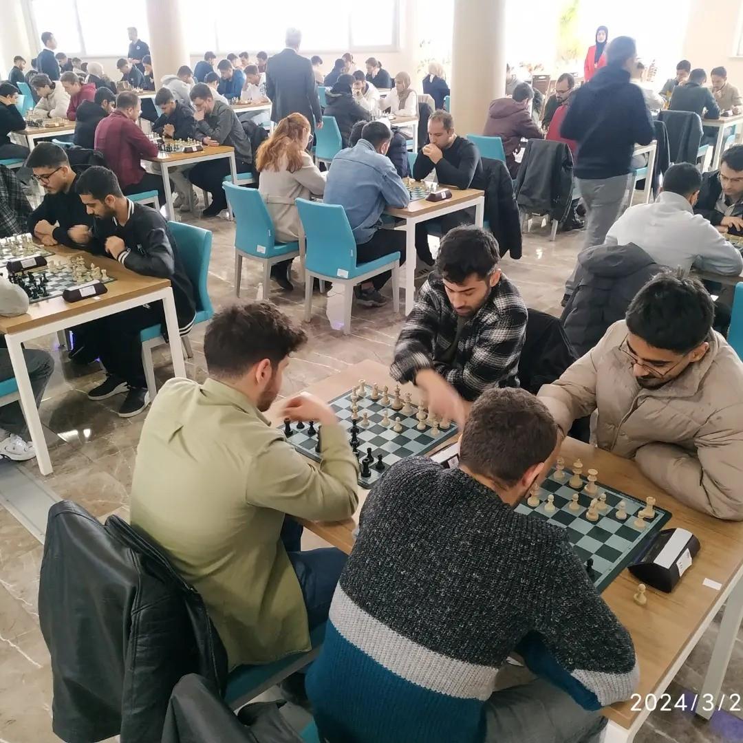 国际象棋锦标赛在 EBYÜ 举行 - Gazete Rize / Rize News / Last Minute Rize News