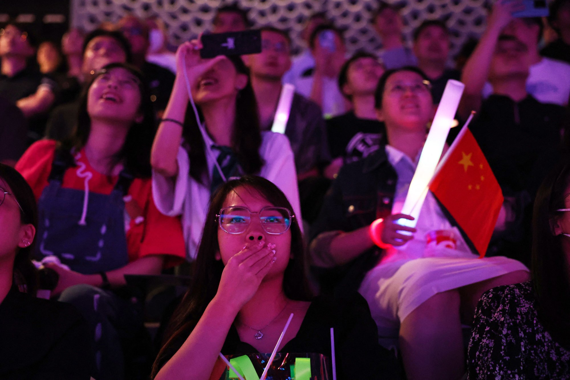 北京放松对电子游戏和电子竞技行业的强硬立场，广州以现金奖励吸引电子游戏和电子竞技公司